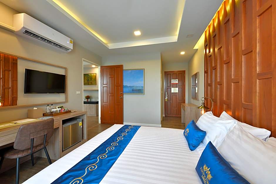 Amphawa Riverfront Hotel