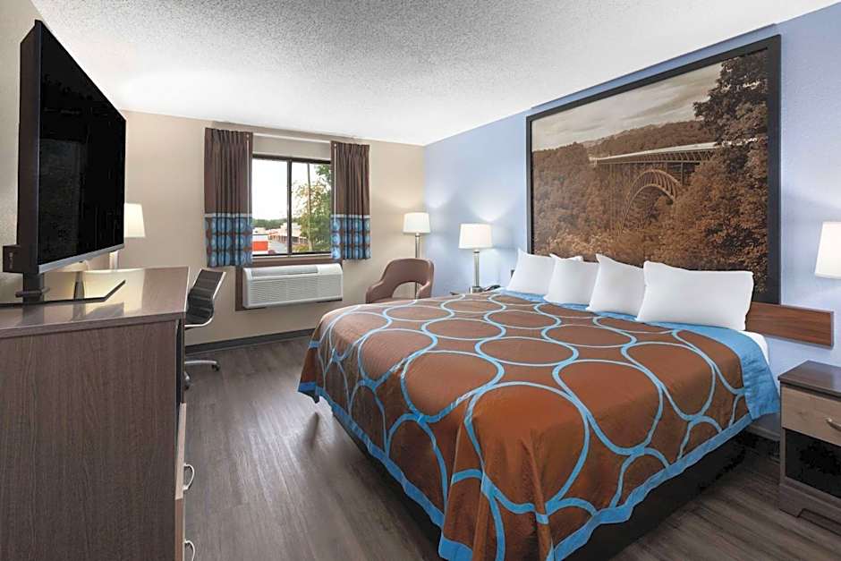 Super 8 by Wyndham Summersville