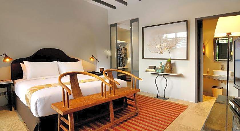 Room & Vespa Suite 1