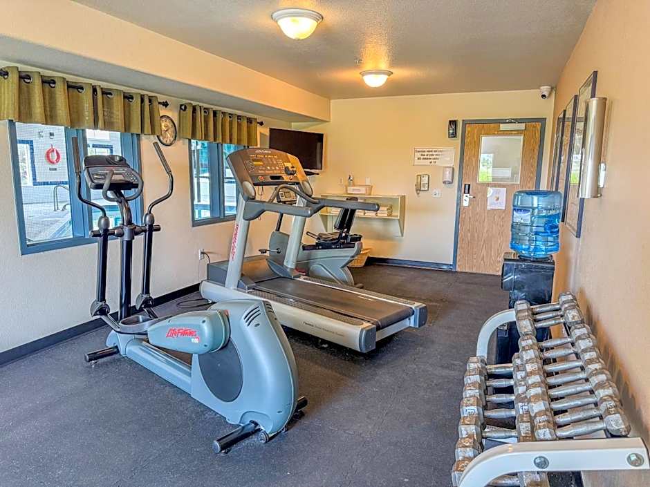 Super 8 by Wyndham High River AB