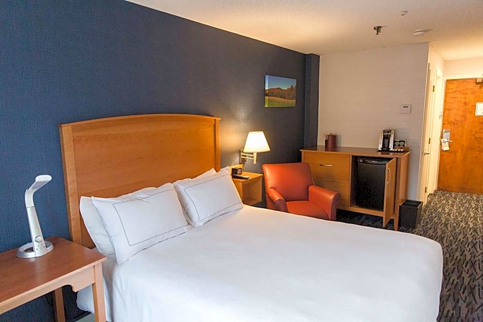 Capitol Plaza Hotel Montpelier, Tapestry Collection by Hilton