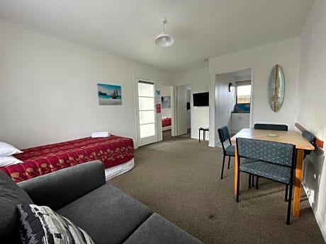 One-Bedroom Apartment (4 Adults)