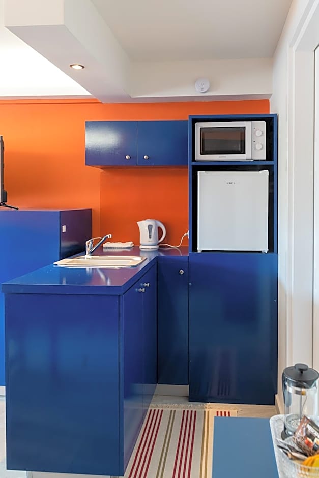 CHROMA Lodge Pikermi