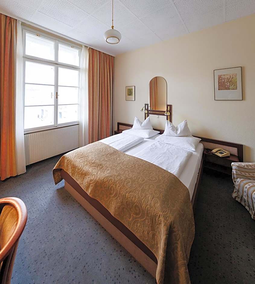 Continental Hotel-Pension