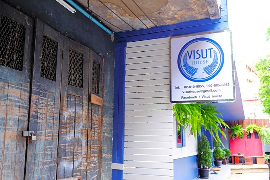 Visut House Hostel