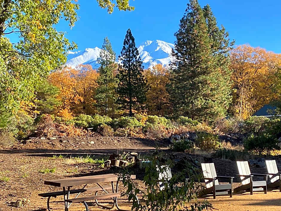 Basecamp Lodge