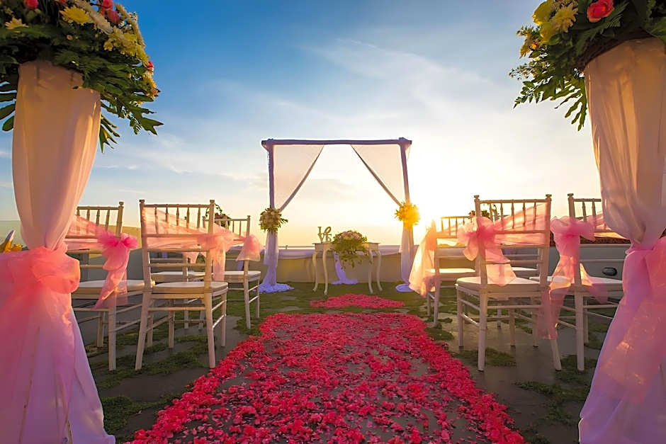 Harper Kuta Hotel by ASTON