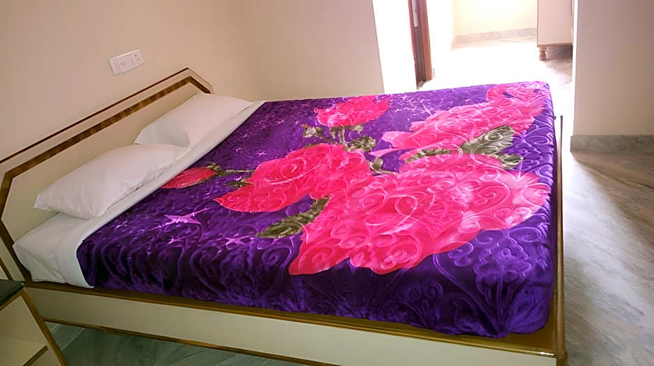 Hotel Saravana Grand