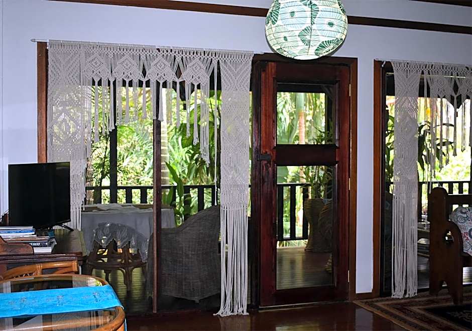 Oskar's Rain Forest Retreat
