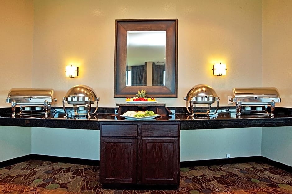 Holiday Inn New Orleans West Bank Tower By IHG
