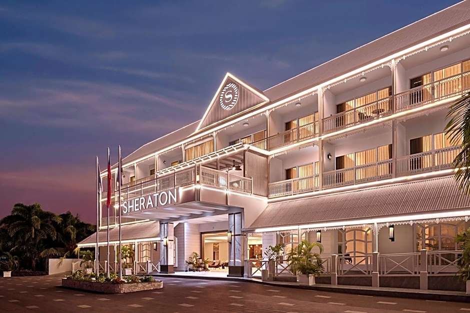 Sheraton Samoa Aggie Grey's Hotel & Bungalows