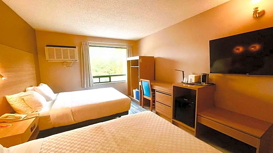 Econo Lodge Airport