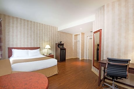 Queen Room with Two Queen Beds and Sofa Bed - Accessible/Non-Smoking
