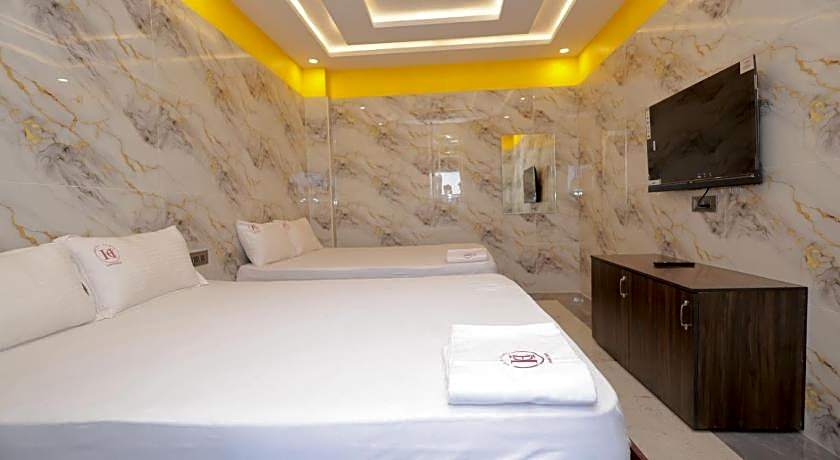 HOTEL CYRIL