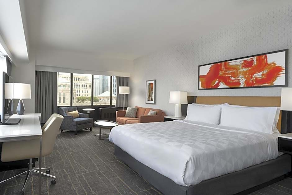 Photo 1 of 6 of 1 King Bed Suite, Skyline View
