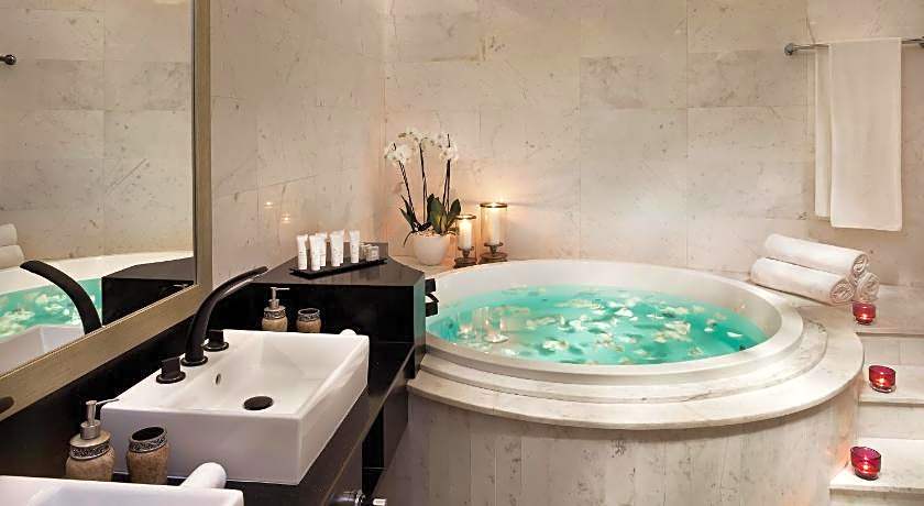 Best Plaza West Bay Hotel