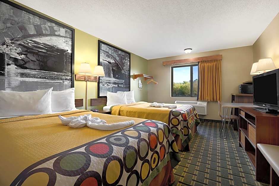 Super 8 by Wyndham Russellville
