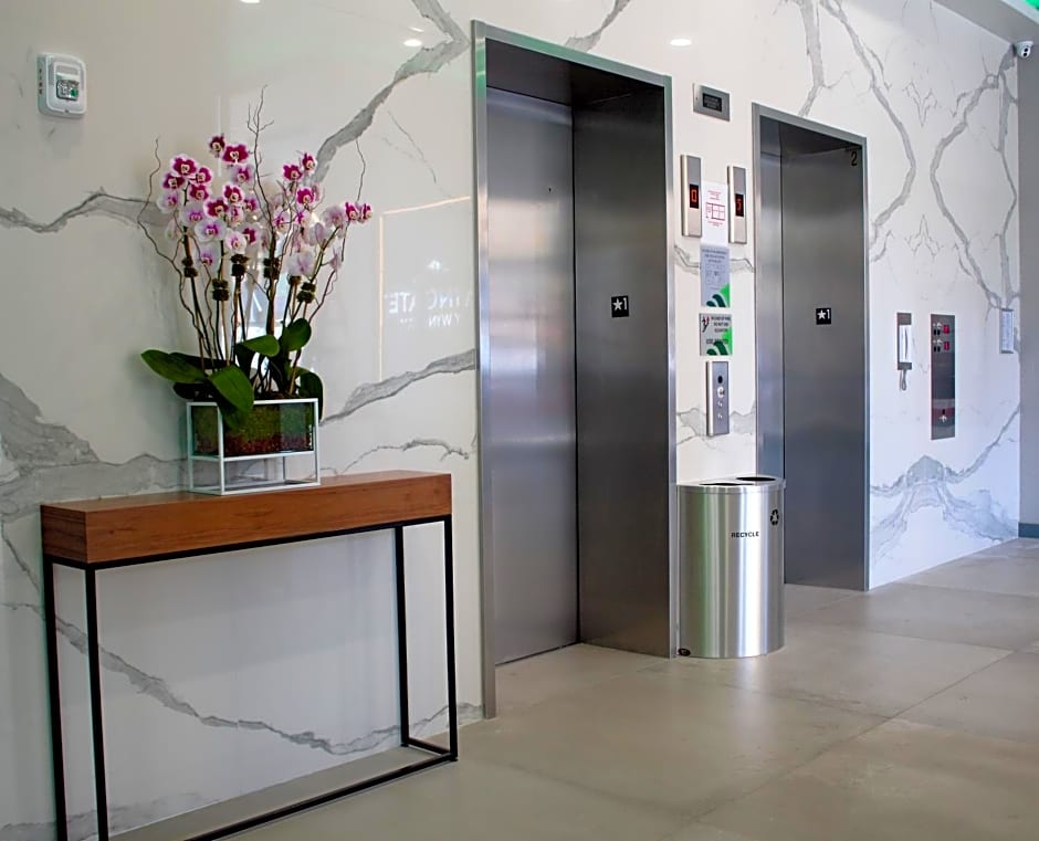 Wingate by Wyndham Long Island City