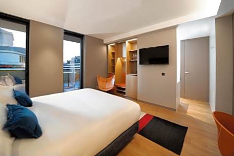 Deluxe King Room with Terrace