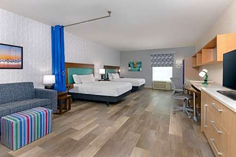 Queen Studio with Two Queen Beds - Mobility and Hearing Access/Non-Smoking