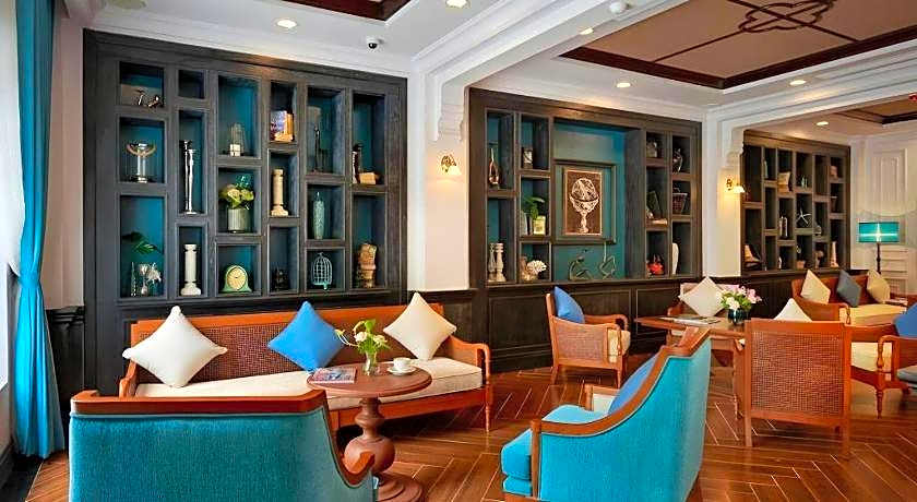 Manoir Des Arts Hotel