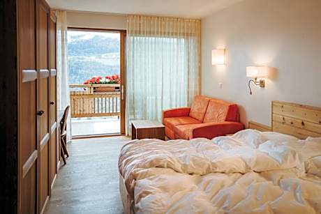 Double Room with Mountain View
