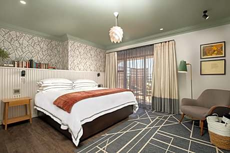 The Feather Hill Boutique Hotel