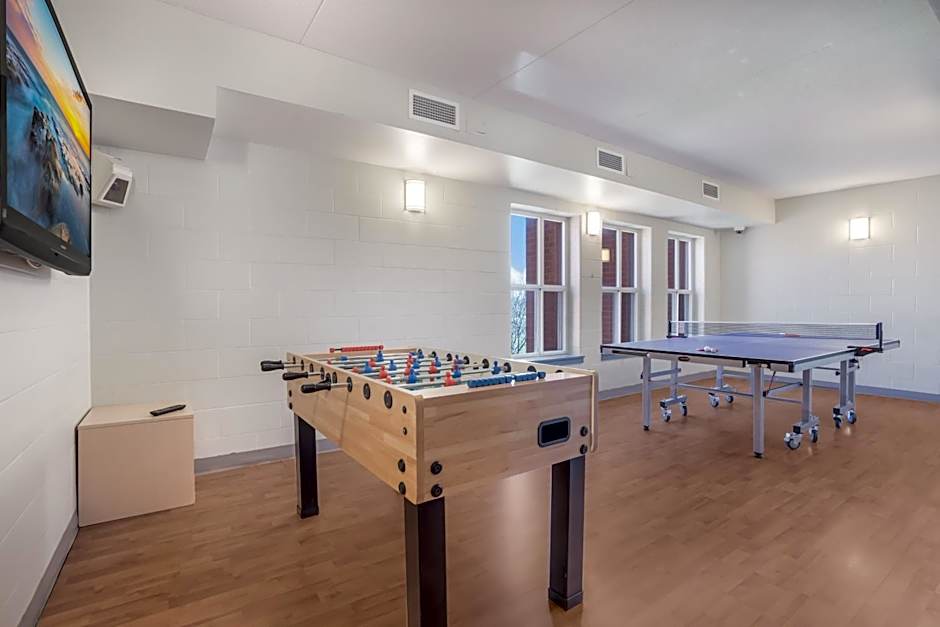 Residence & Conference Centre - Welland