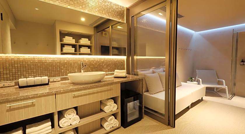 FAV LUX Hida Takayama