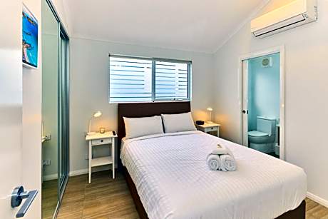 One Bedroom Bay Studio