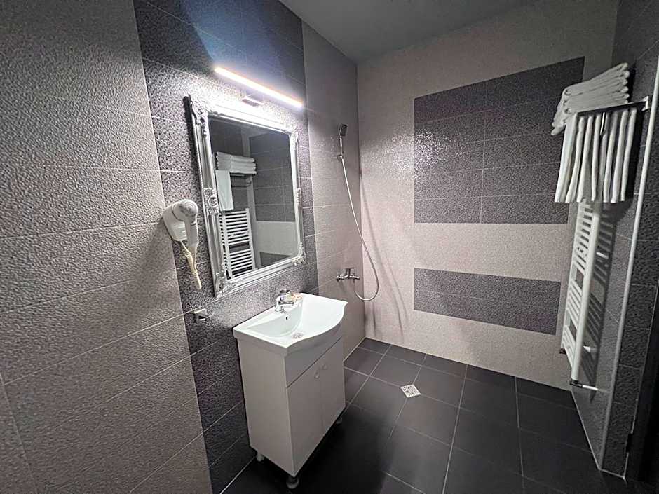 Хотел Антик