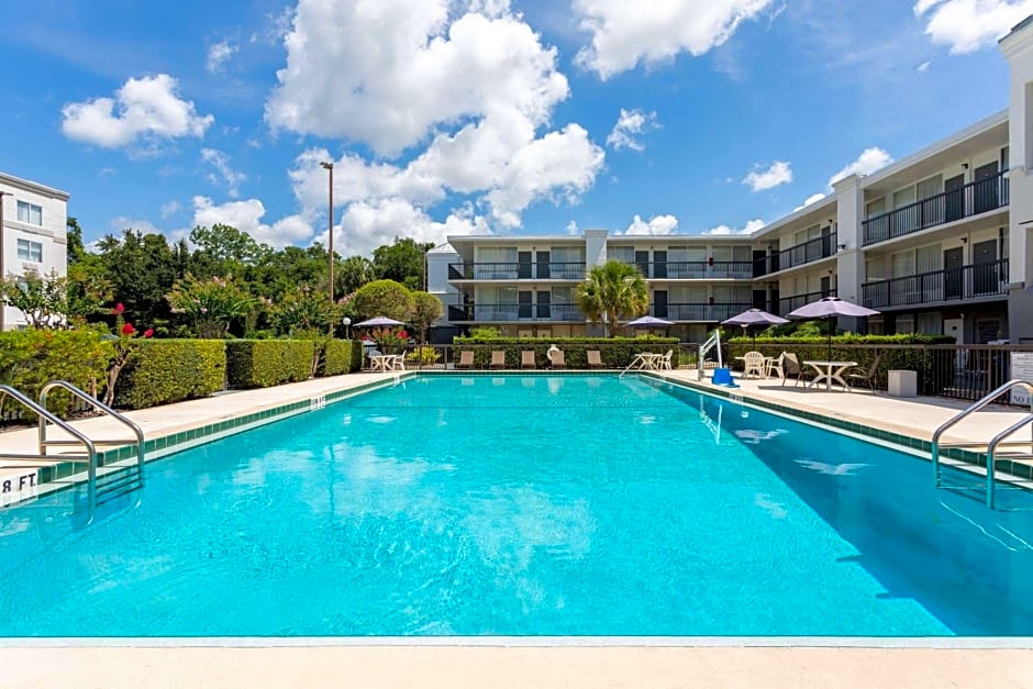 Ramada by Wyndham Altamonte Springs