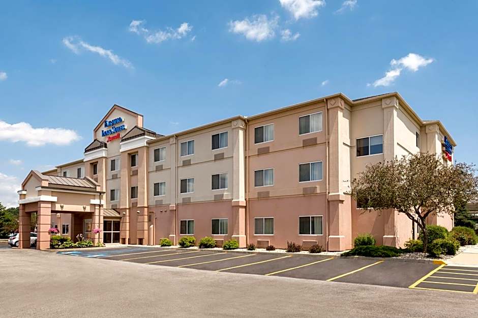 Fairfield Inn & Suites by Marriott Toledo Maumee