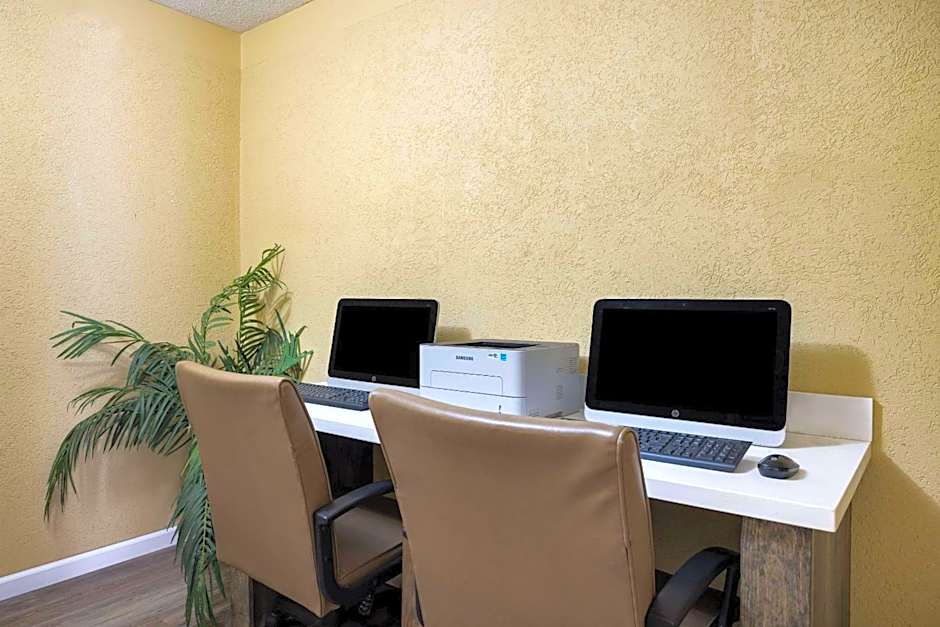 Quality Inn & Suites Syracuse Fairgrounds