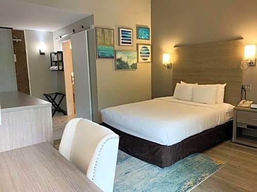 The Hub Middletown Red Bank- Best Western Signature Collection
