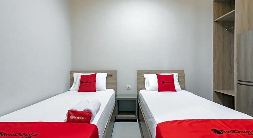 RedDoorz Plus @ Cirebon City Center
