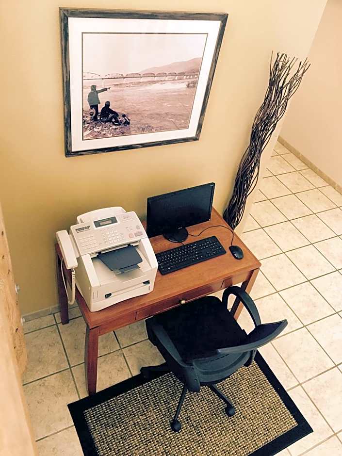 River Lodge and Cabins