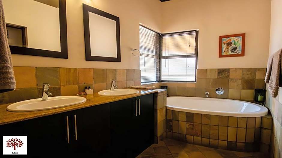 Zebula Golf and Wildlife Estate - Jackals Call Pax 8 - Moi Signature Luxury villa