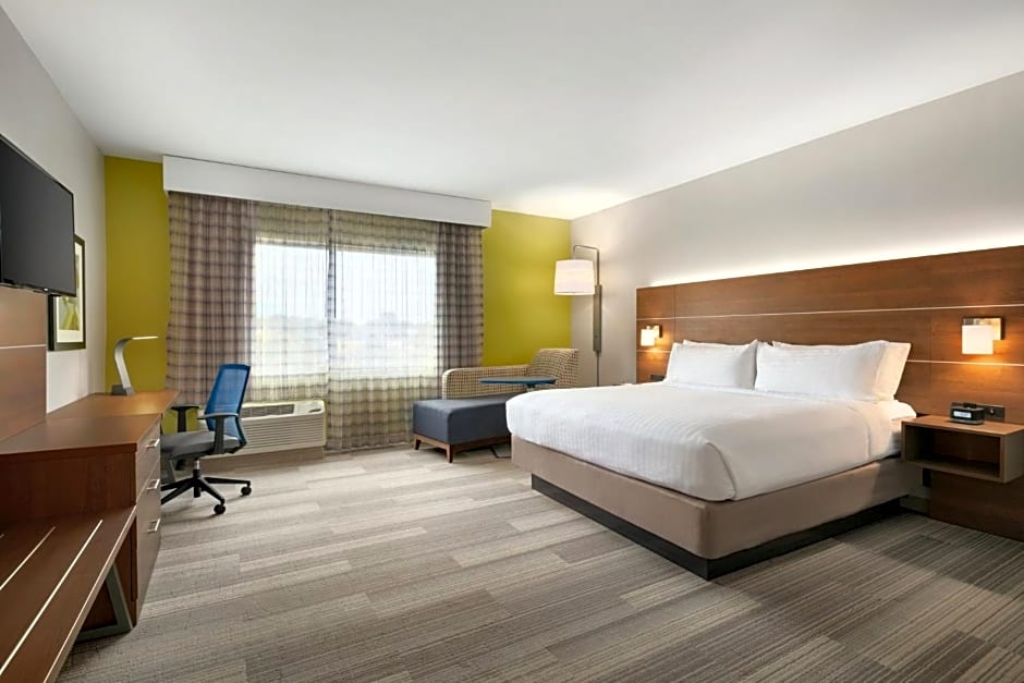 Holiday Inn Express & Suites Salisbury by IHG