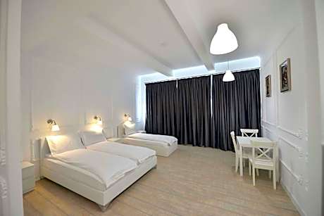 Triple Room with City View