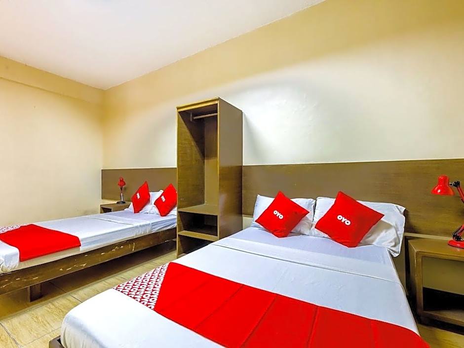 Metro Deluxe Residences near World Trade Center
