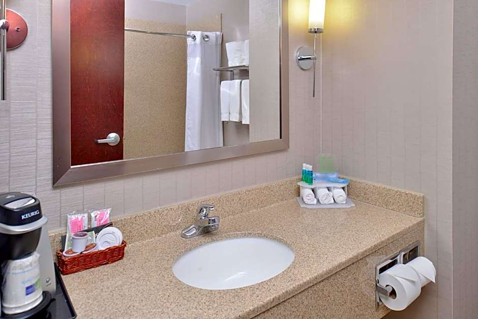 Holiday Inn Express Hotel & Suites Lafayette By IHG