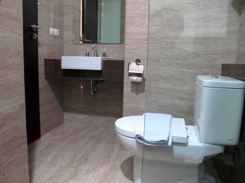 Sampit Residence Managed By Flat06