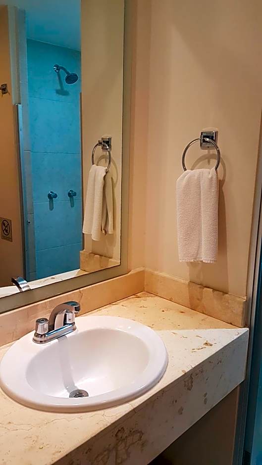 Hotel y Suites Nader