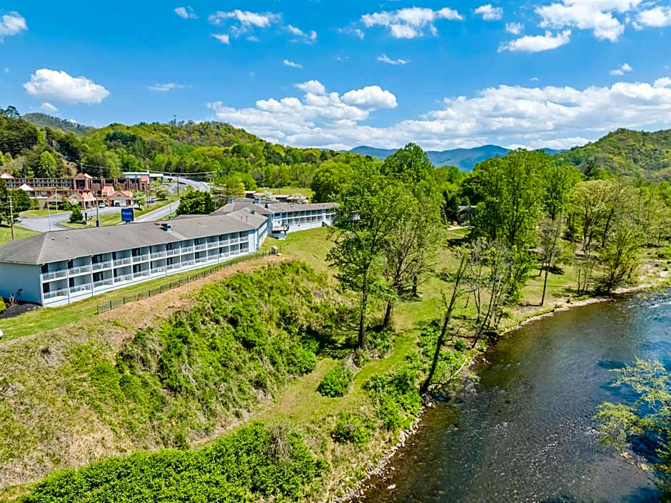 SureStay by Best Western Cherokee on the River