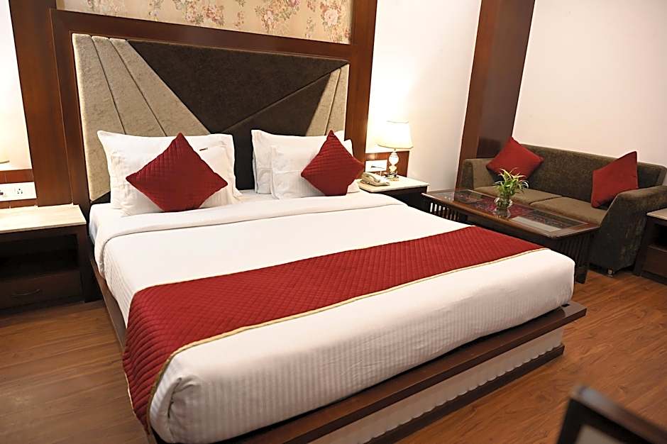 Square Inn Hotel
