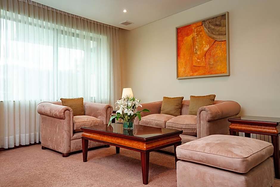 Suites Camino Real