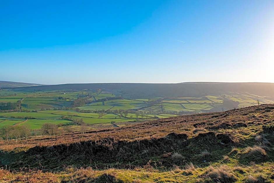 The Fox & Hounds Inn & Camping Pods