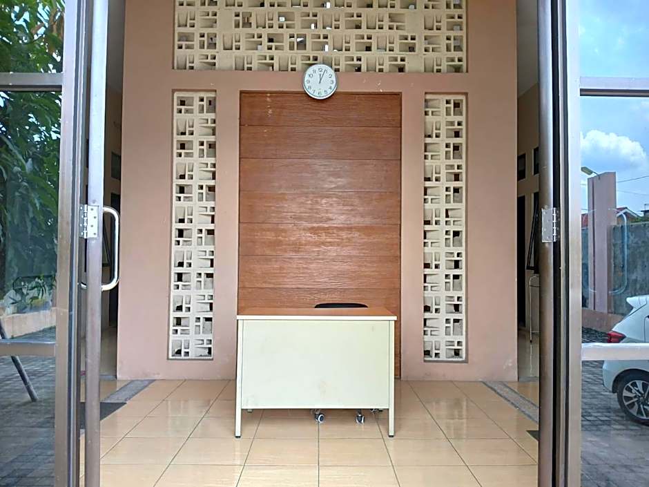 RedDoorz Syariah near Masjid Al-Aqsha Klaten