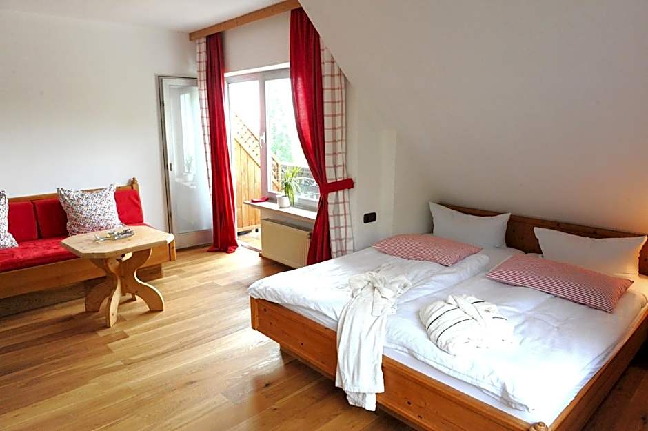 BELVEDERE - das BIO HOTEL Garni & SuiteHotel am Edersee ! Unser Geschenk für Sie, auch die GästeCard GrimmHeimat!